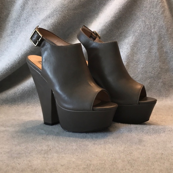 Steve Madden Shoes - Steve Madden Gabby Grey Platform Wedge Heels Shoes